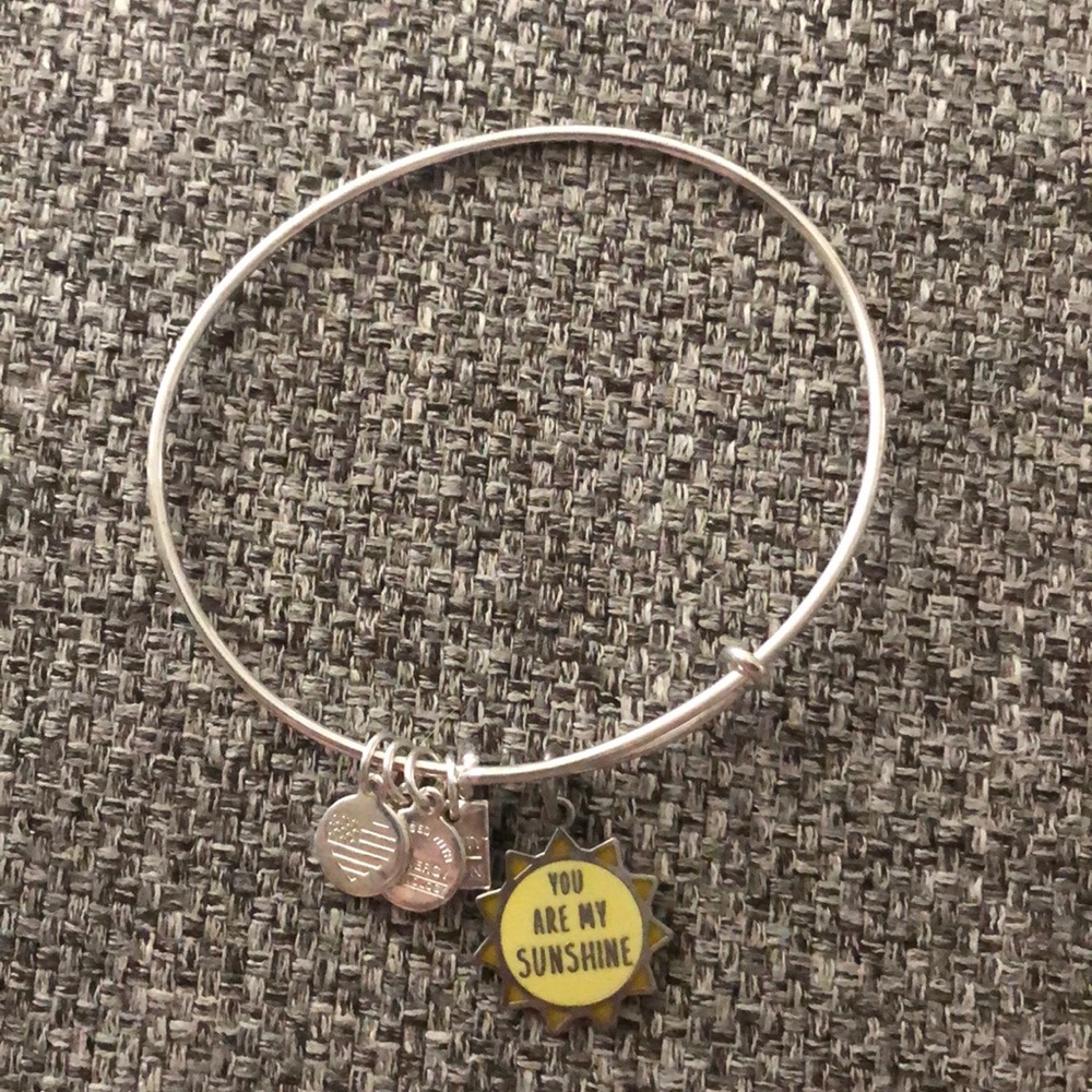 Excellent Used Condition Alex and Ani Sun